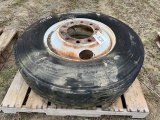 22.5 Tire & Rim