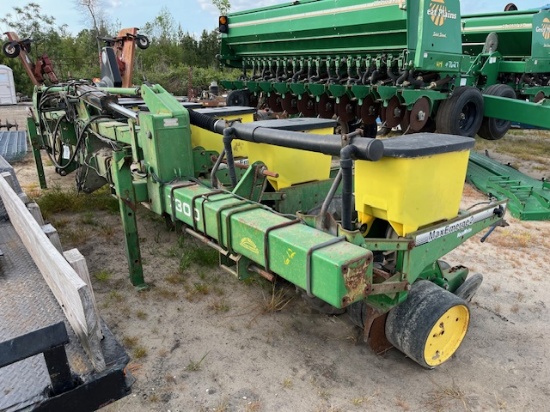 John Deere 7300 8RW Planters