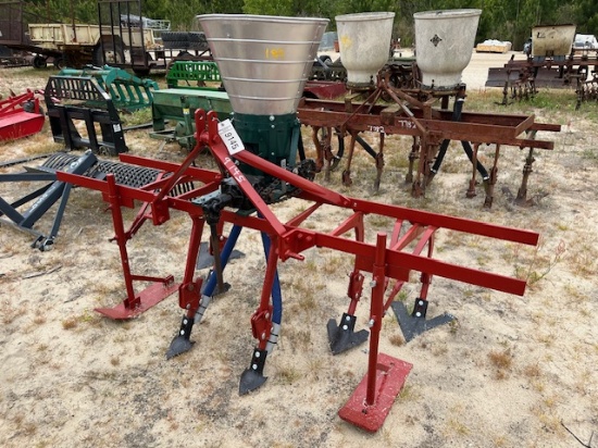 1 Row Cultivator w/ Fert.