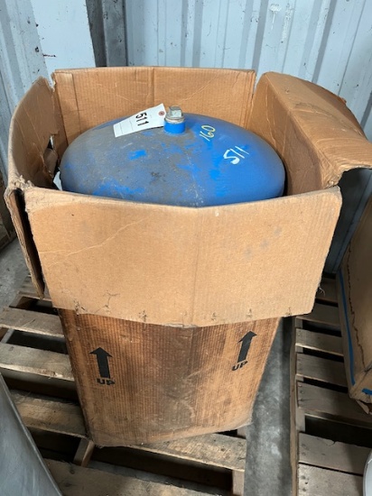 Flotec Epoxy Lined Bladder Tank FP7235-08 Apx. 42 Gallon