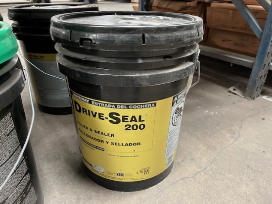 (1) Bucket Drive-Seal 200 Filler & Sealer