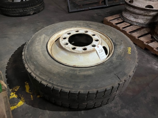 R22.5 Tire & Rim