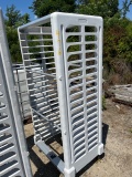 (1) Rubbermaid Shelf