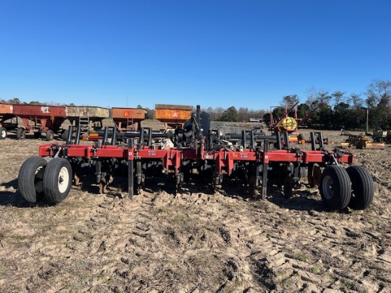 Unverferth 330 Ripper Stripper 8R30 w/ Case IH 1210 Planters