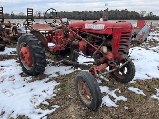 IH Farmall 100 Tractor INOP
