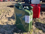 (1) NEW Wavian Green Gas Can