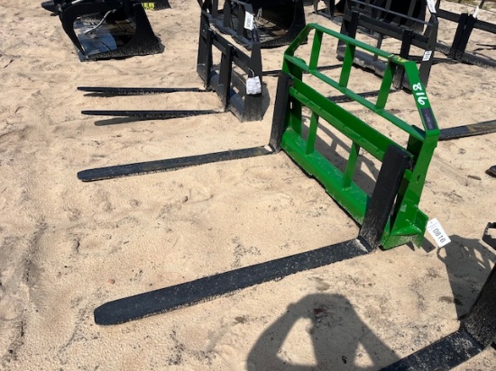 Set Of NEW CID 4KLB Forks John Deere Hook Up