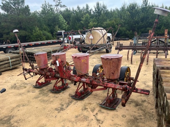 Massey Ferguson 4RW Planters