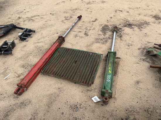 ((2) Cylinders & John Deere Grill Parts