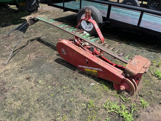 IH 1300 Sickle Mower