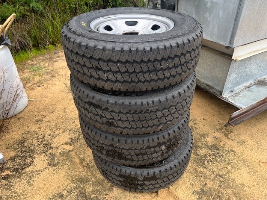Like NEW Set Of Bridgestone 275/70R18 Tires & Rims