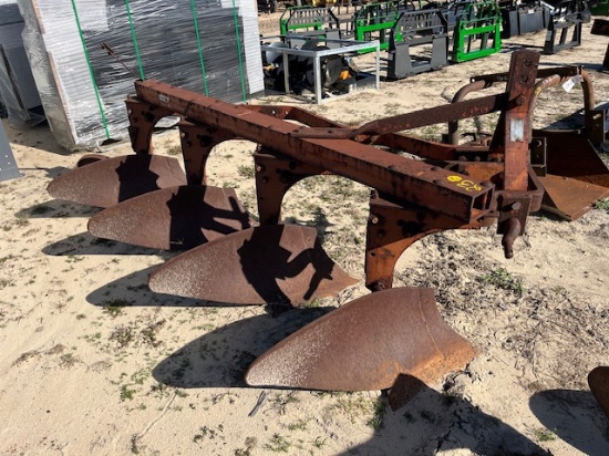 IH 4 Bottom Plow