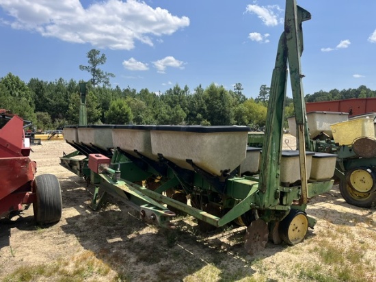 John Deere 7000 8RN Planters