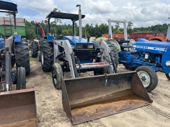 Long 2460 Tractor w/ Loader