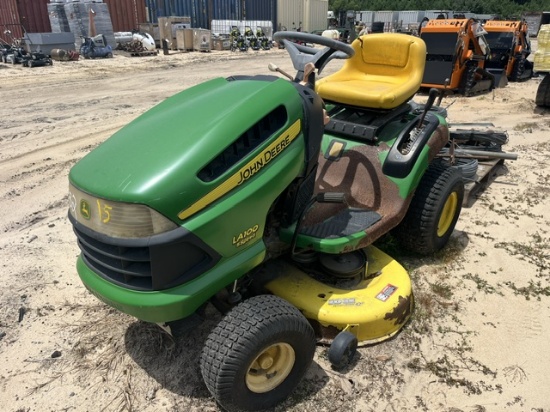 John Deere LA110 Riding Mower INOP