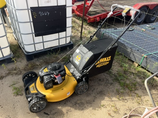 Dewalt RWD Push Mower w/ Bagger LIKE NEW