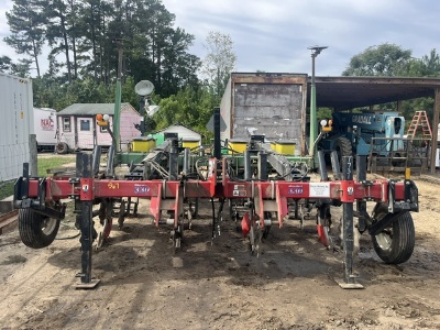 Unverferth 330 Ripper Stripper / John Deere 7300 Planters
