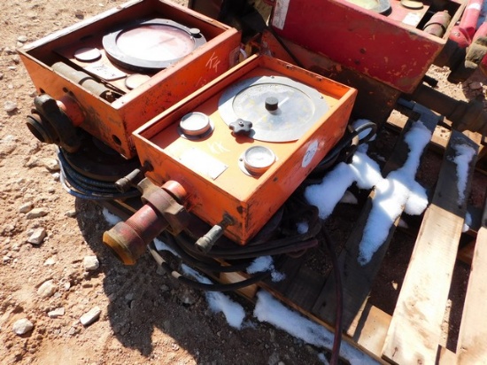 Located in YARD 1 - Midland, TX (8226) WEIGHT INDICATOR W/ (2) PADS