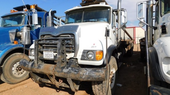 Located in Midland, TX (Greenwood) (X) (3407) 2007 MACK GRANITE CU713, VIN- 1M2A