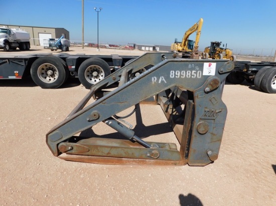 Located in YARD 1 - Midland, TX 940-224-8071 -  (1689) PIPE GRAPPLE FORKS F/ IT