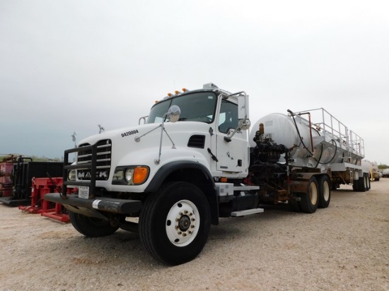 (WE7069) 2004 MACK CV713 T/A PUMP/KILL TRUCK, VIN- 1M2AG11Y14M013053, P/B: MACK