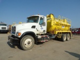 (0110529) 2004 MACK CV713 DAY CAB BOB TAIL VAC TRUCK, VIN- 1M2AG11Y94M010529, P/