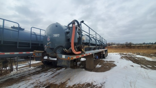 (X) 2011 DRAGON 150 BBL 3-AXLE VAC TRAILER W/ NVE VAC PUMP, VIN: 1UNST4233BL0818