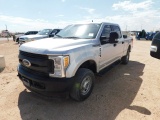 (X) 2017 FORD F250 XL 4X4 CREW CAB PICKUP W/ TOOLBOX, P/B: FORD 6.2L GASOLINE EN