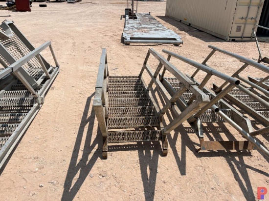 12'EXTENDABLE ALUMINUM RIG LADDER