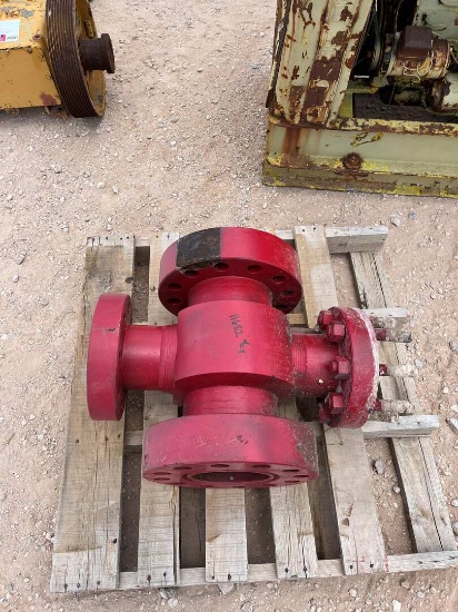 7-1/16" 5M X 4" FLANGED FLUID CROSS