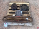 PALLET OF 3 WEIGHT INDICATOR PADS & 2 MISMATCHED  PERFECTION ELEVATOR LINKS