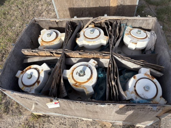 CRATE OF (12) NEW WDI 4-1/16" 15M WECO FLANGES W/ 4" 1502 FITTINGS, 1-1/8" THREADED CAP