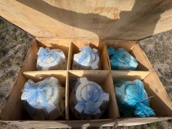 CRATE OF (12) NEW WDI 4-1/16" 15M WECO FLANGES W/ 4" 1502 FITTINGS, 1-1/8" THREADED CAP