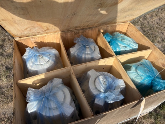 CRATE OF (12) NEW WDI 4-1/16" 15M WECO FLANGES W/ 4" 1502 FITTINGS, 1-1/8" THREADED CAP