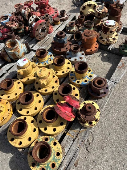 (3) PALLETS OF (35+) VARIOUS SIZE WECO 10K & 15K WP ADAPTER FLANGES