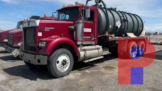 2000 KENWORTH W-900 T/A 80 BBL BOB TAIL VACUUM TRUCK