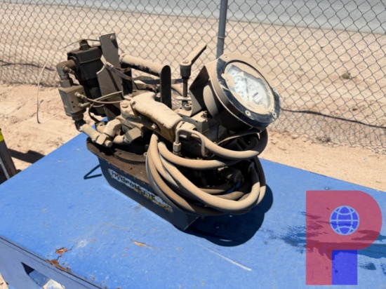 HYDRATIGHT 10K HYDRAULIC PUMP, HYDRAULIC TORQUE WRENCHES, EQUALIZER HAND PUMP, & JOB BOX