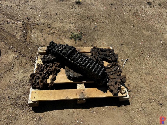 (2) PALLETS W/ WELL SERVICE DRWKS. ROLLER CHAIN & ROPE