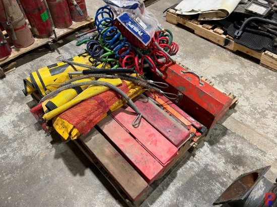 PALLET OF GLAD HANDS W/CONNECTION, TRIANGLES, FLARES, & WIDE LOAD SIGNS