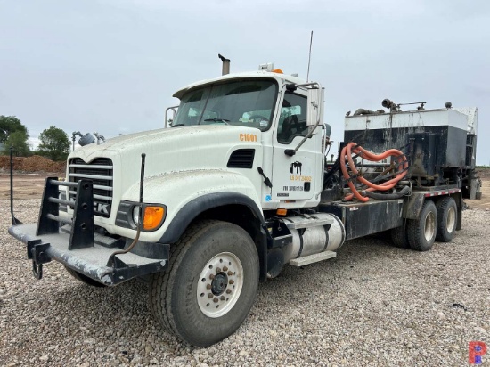 2005 MACK CV513 T/A CEMENT SPM TRIPLEX PUMP TRUCK