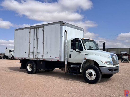 2012 INTERNATIONAL DURASTAR 4400 S/A DAYCAB 186 BOX TRUCK