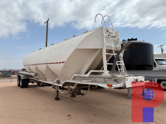 1980 FRUEHAUF T/A PNEUMATIC DRY BULK TRAILER