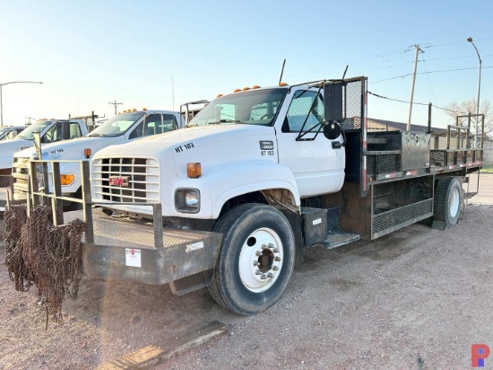 2002 GMC C6500 S/A FLATBEED TRUCK