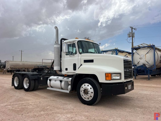 1995 MACK CH613 T/A DAYCAB VACUUM TRUCK