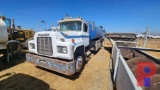 MACK T/A BOBTAIL LUBESTER / OIL DELIVERY TRUCK