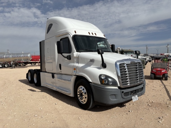 2016 Freightliner Cascadia T/A Sleeper Haul Truck
