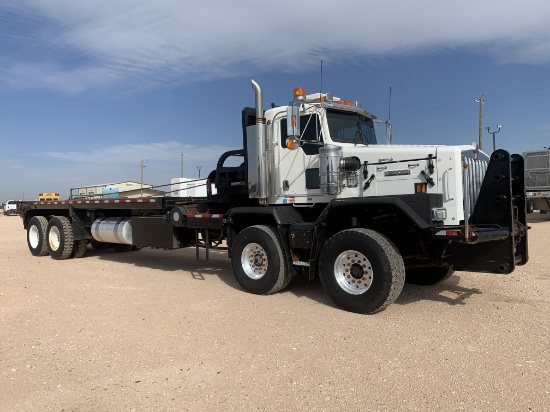 2007 Kenworth C500B Twin Steer Bed Truck