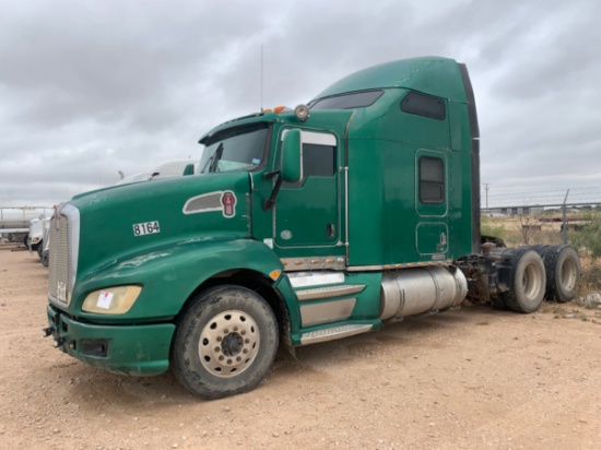 2010 KENWORTH T660 Studio Sleeper Truck