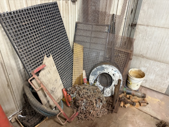 Corner Section Of 24 Clutch Plates, Chains, Expanded Metal, Grating, Rod Couplers, & 120-Roller Chai