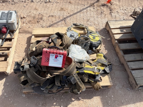 Pallet of safety harnesses & fall safety devices